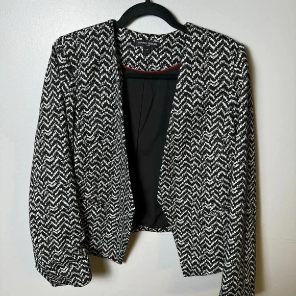 Stylish Black and White Houndstooth Blazer by Mario Serrani - Picture 4 of 8